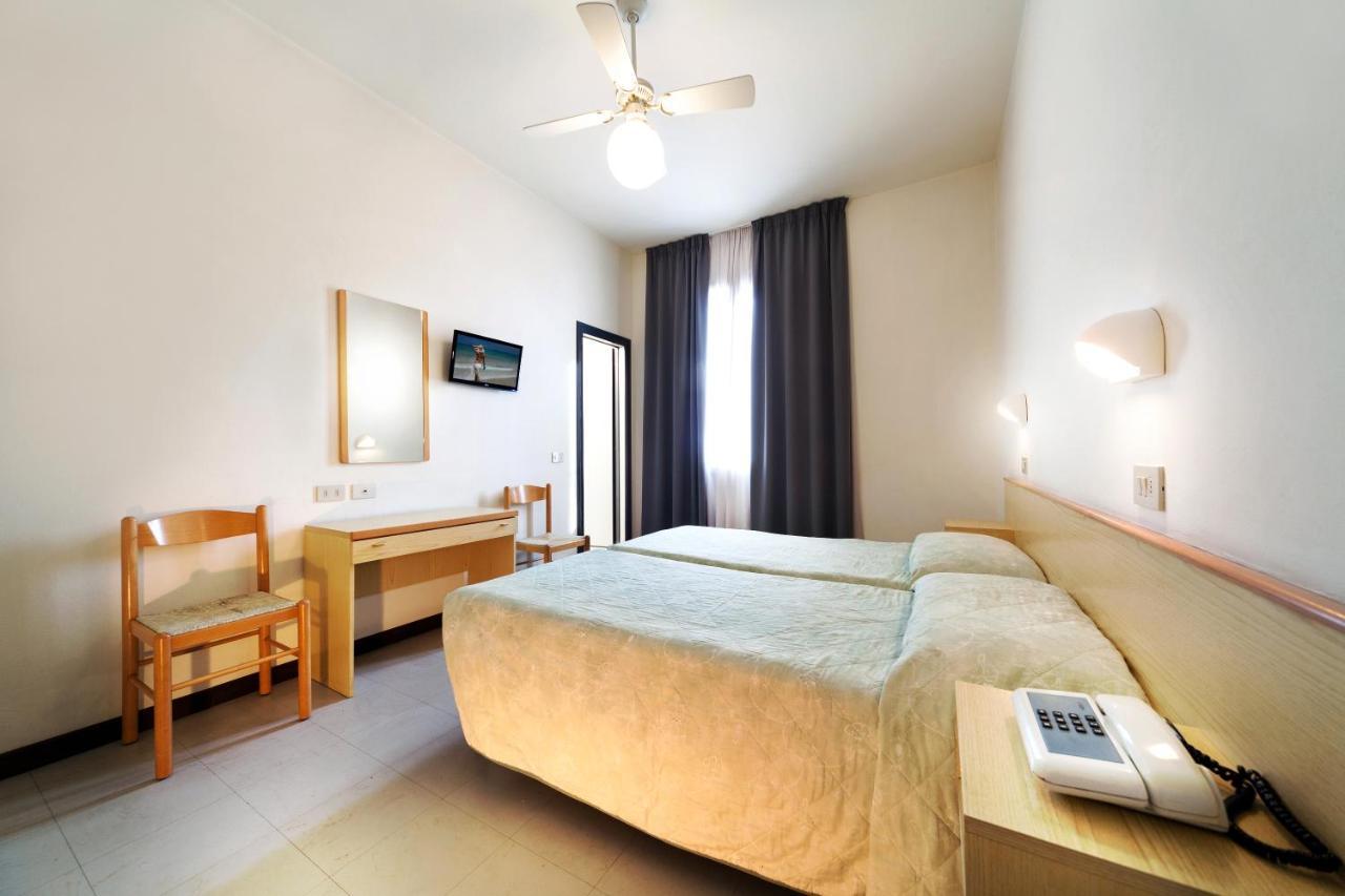 My Place Hotel Rimini Pokoj fotografie